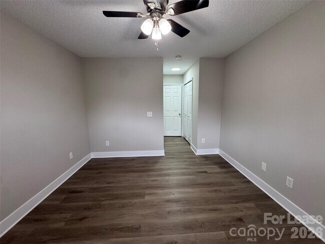 Building Photo - 3251 Blythe Ridge Ct