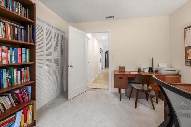 Building Photo - Mid-Century Home in Killearn Estates