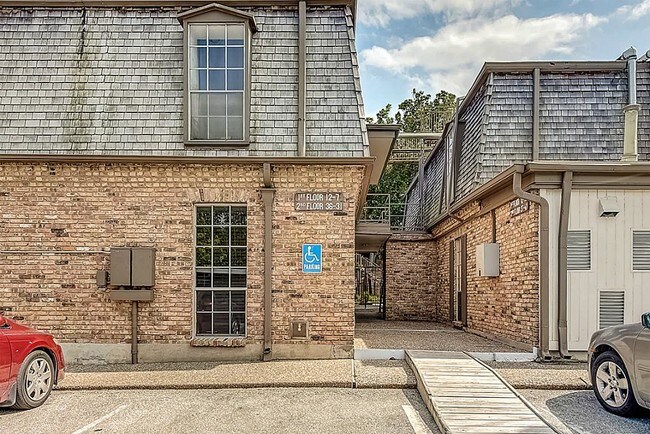 Building Photo - 5353 Institute Ln