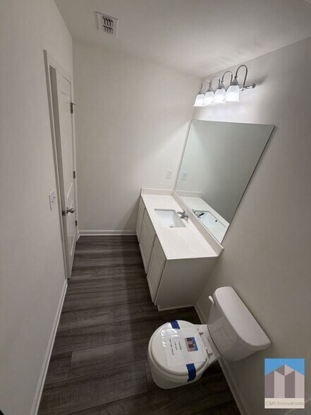 Building Photo - 3530 Condor Ct SW