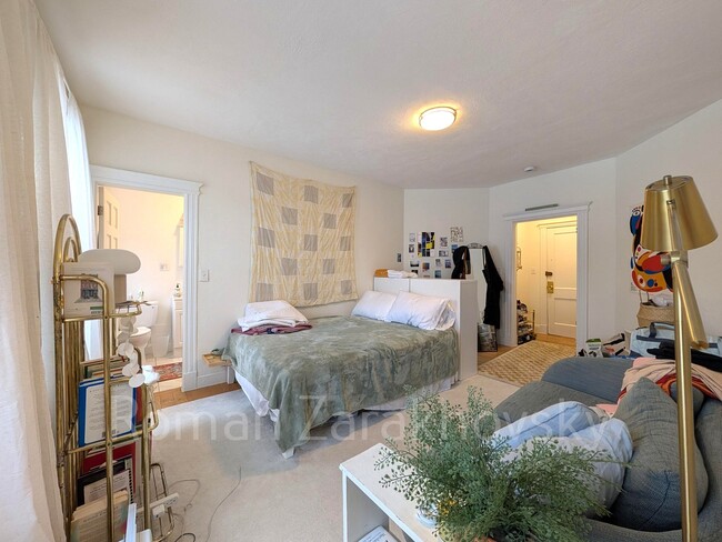 Building Photo - 74 Brainerd Rd