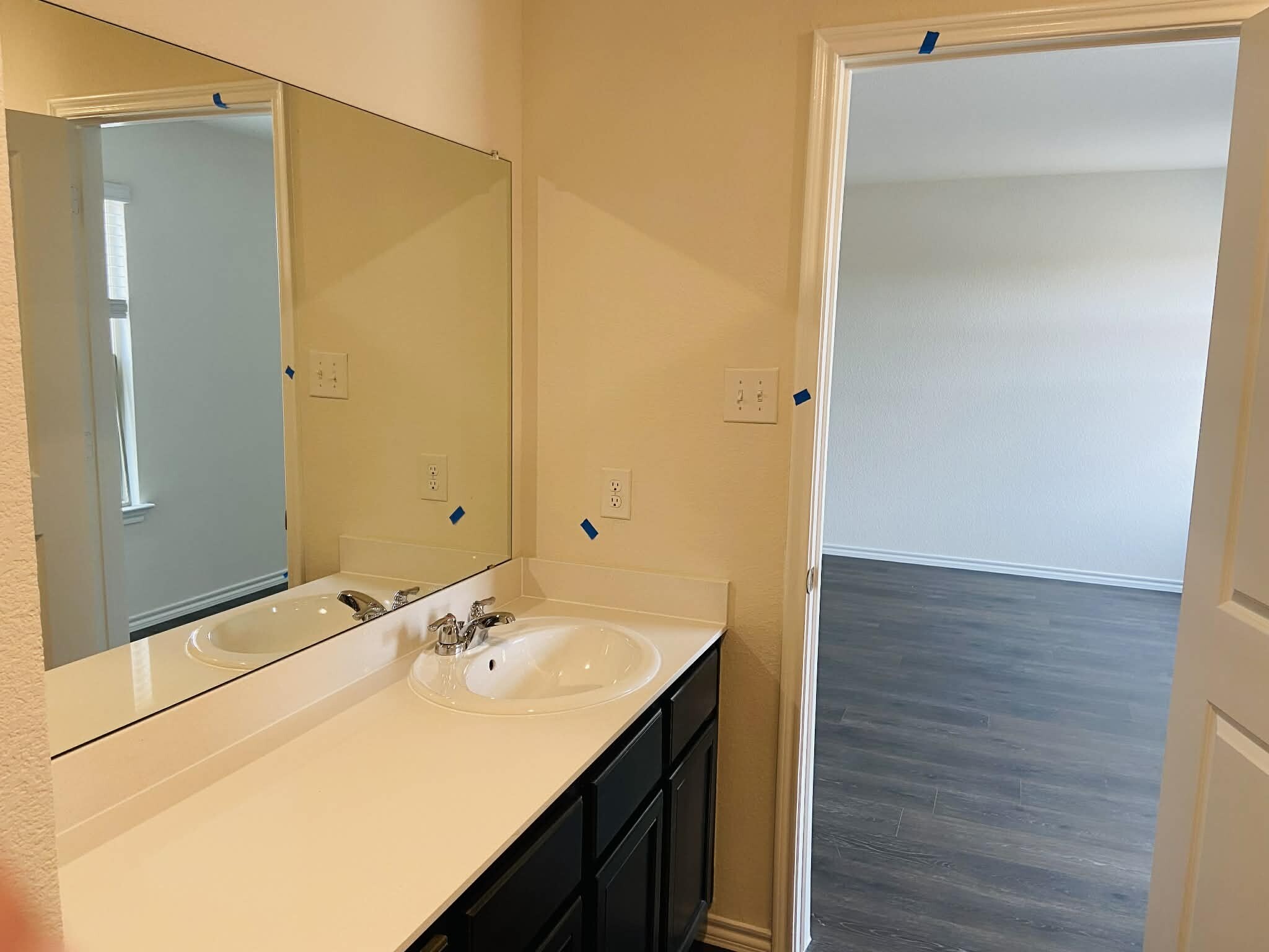 Master Bathroom - 305 Ginger Ave