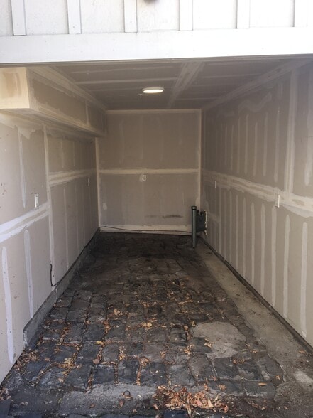 Samll garage or storage unit included - 251 Kentucky St