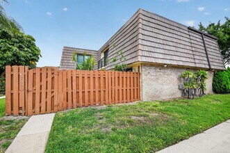 Building Photo - 744 Springdale Cir