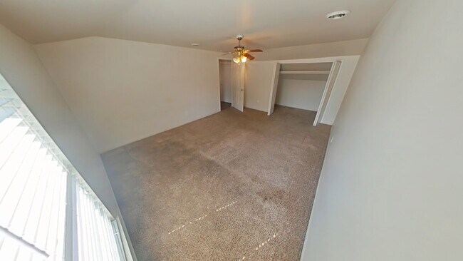 Building Photo - 219 S Main St