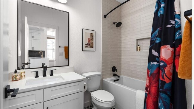 Building Photo - 2913 Chennault St