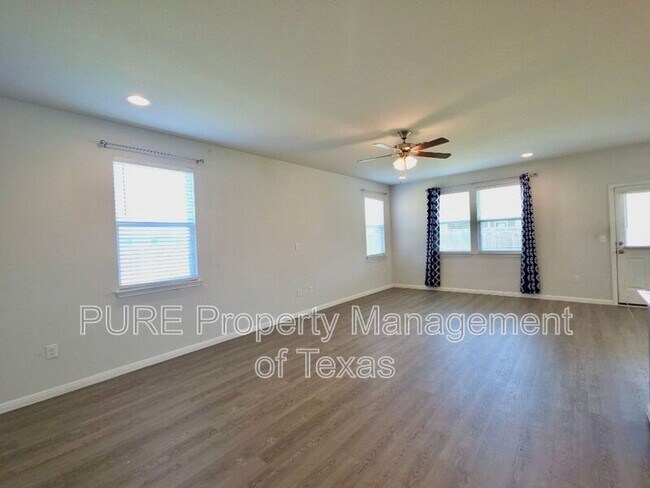 Building Photo - 10400 Alemoor Dr