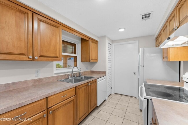 Building Photo - 250 Nautical Blvd S