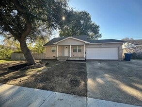 Building Photo - 1602 Carroll Dr