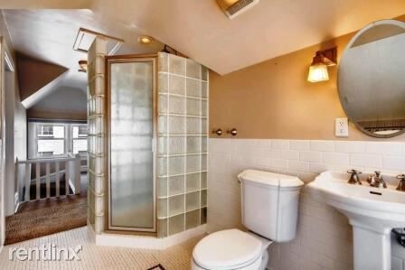 Building Photo - 1346 N Williams St