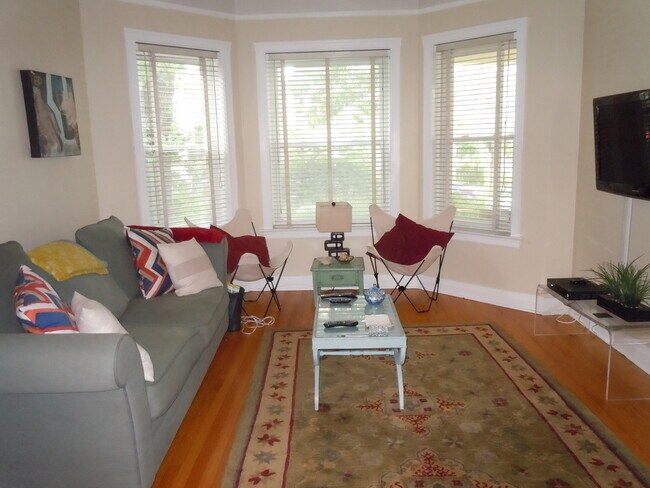 Living Room - 1314 Eddy W St