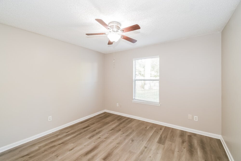 Building Photo - 1841 Quebec Ct