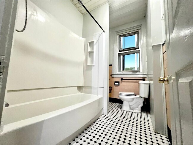 Building Photo - 130 Cypress St