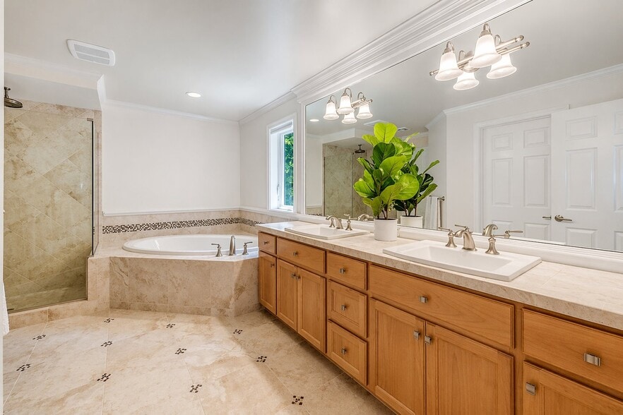 Building Photo - 26025 SE 23rd Pl