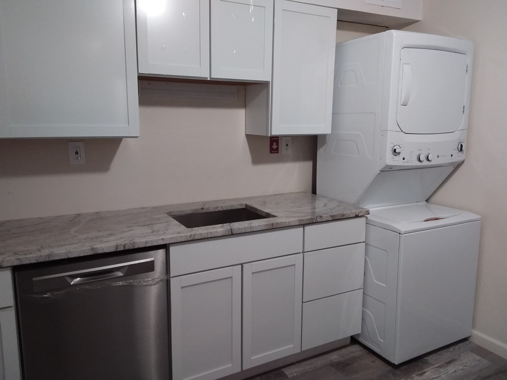 Building Photo - 58 Pennywood Ln