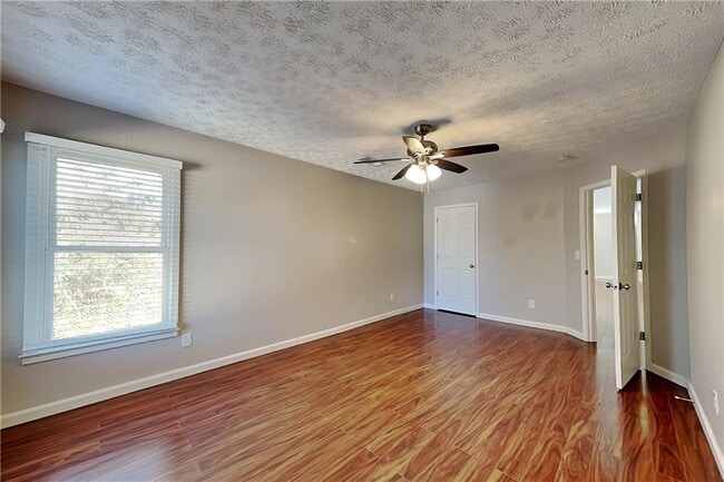 Building Photo - 4880 Camberbridge Dr