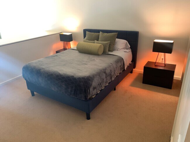 Building Photo - ICON Loft Available April 1st!