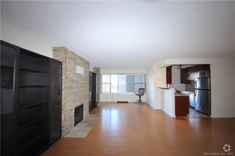Building Photo - 44 Strawberry Hill Ave