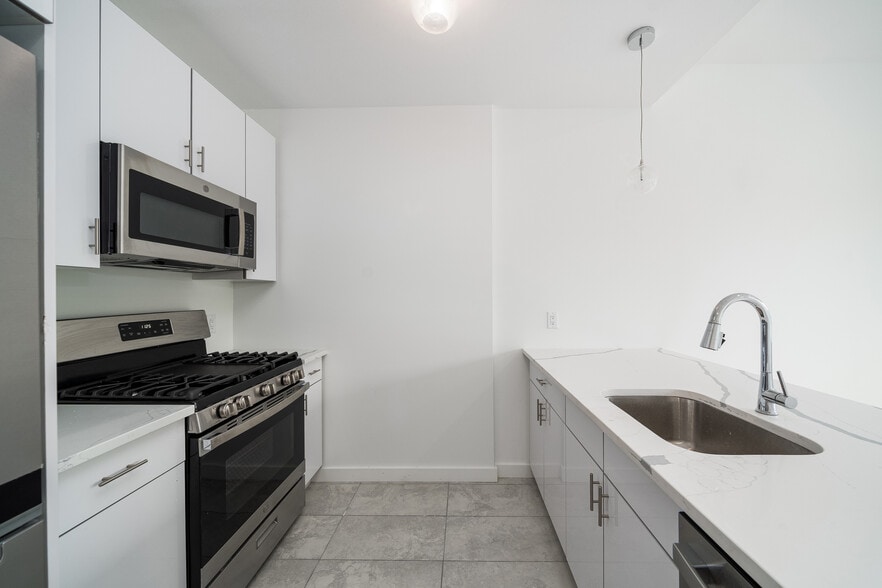 Building Photo - 417 Jackson St