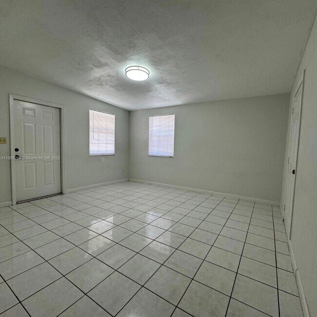 Building Photo - 11611 NW 57th Ct
