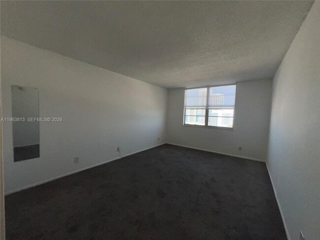 Building Photo - 6770 Indian Creek Dr