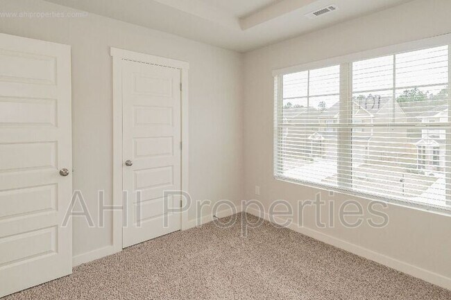 Building Photo - 3535 Misty Hollow Dr