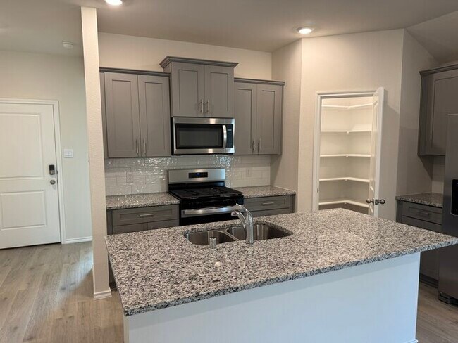 Building Photo - BRAND NEW 4-Bedroom Home in Lindale!