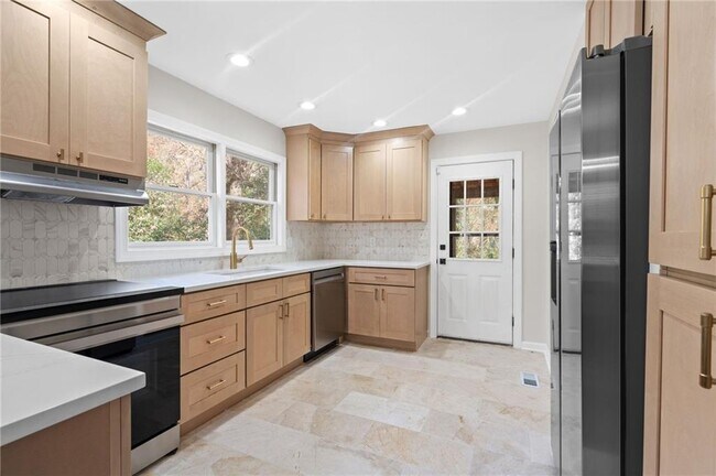 Building Photo - 1135 Vista Trail NE