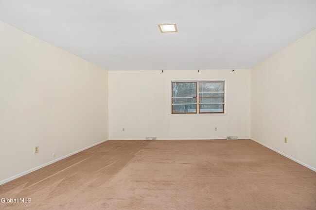 Building Photo - 3 Springwood Manor Dr