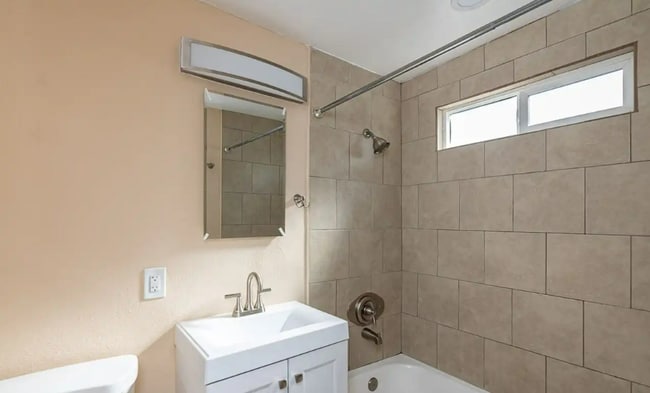 Building Photo - City Heights! RENOVATED 2-Bed, 1-Bath with IN UNIT W/D