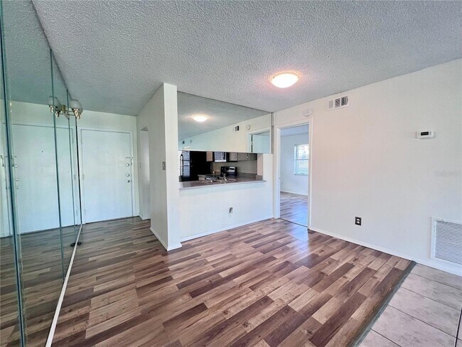 Building Photo - 3233 Candle Ridge Dr