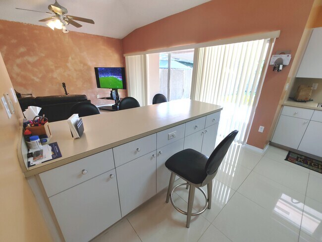 Building Photo - 894 NW 134th Pl