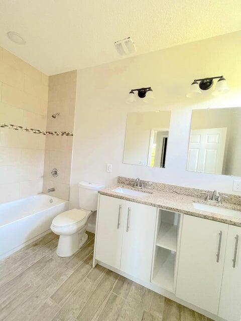 Building Photo - 847 Willowwood Ave