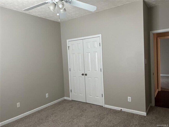 Building Photo - 154 E Poplar St