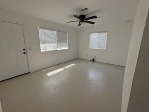 Building Photo - 658 S Grand