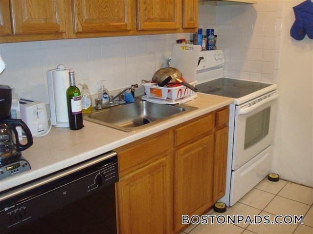 Building Photo - 104 Hammond St