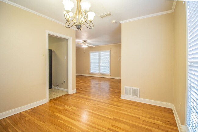 Building Photo - 3 Bedroom 2 bathroom house in Tech Terrace!