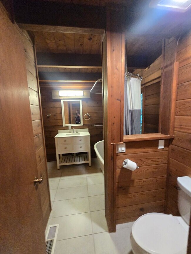 Building Photo - Charming 2-Bedroom Retreat in Ferndale