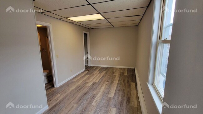 Building Photo - 290 Central St