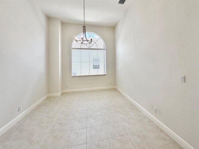 Building Photo - 7404 NW 114th Terrace