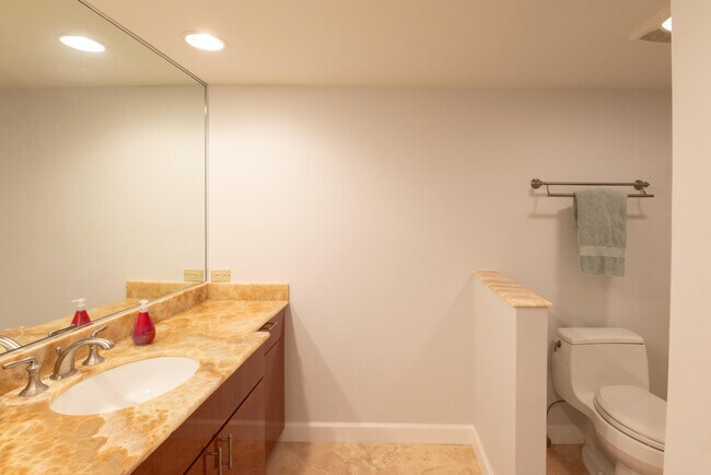Building Photo - 5070 N Ocean Dr
