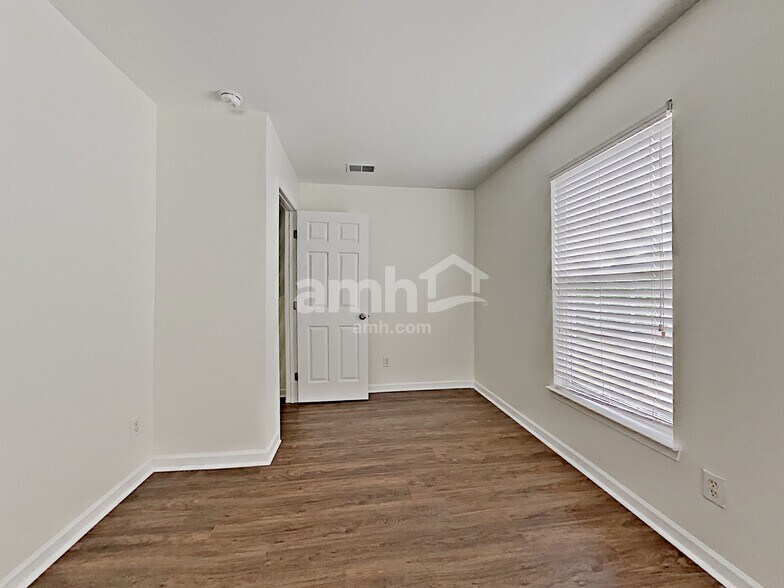 Building Photo - 3213 Peyton Ct