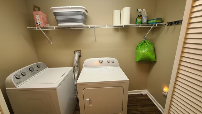 Building Photo - Kennedy Drive Retreat - 4 bedrm with bonus and billards room