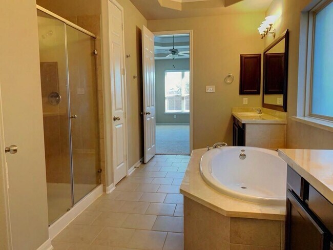 Building Photo - 20111 Ivory Valley Ln