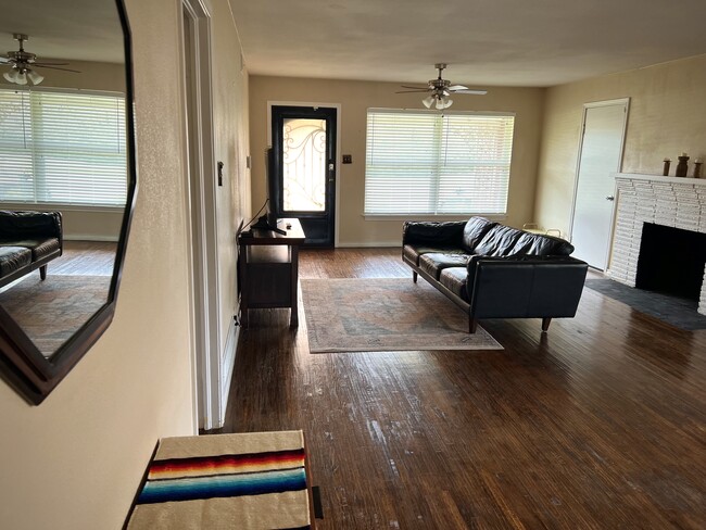 Building Photo - 3472 Rugged Dr