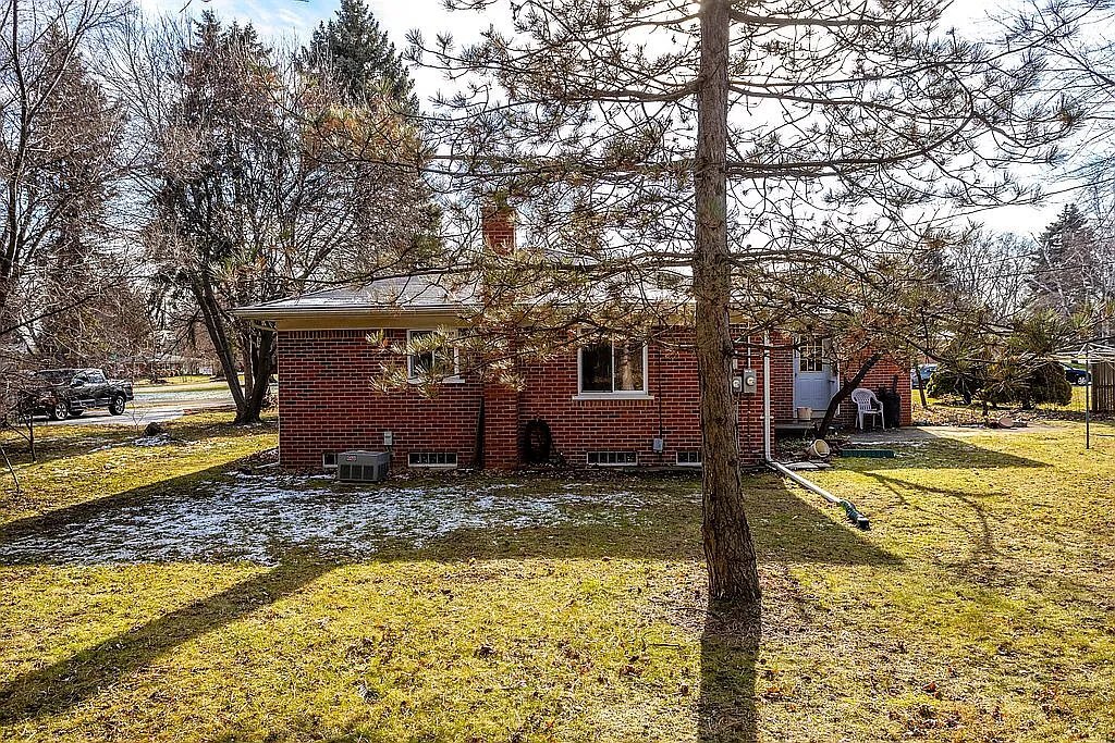 Building Photo - 37820 Dardanella St