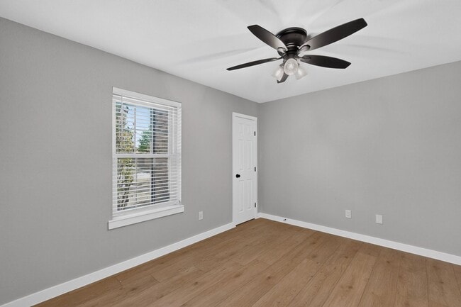 Building Photo - 30 Crestwood Dr