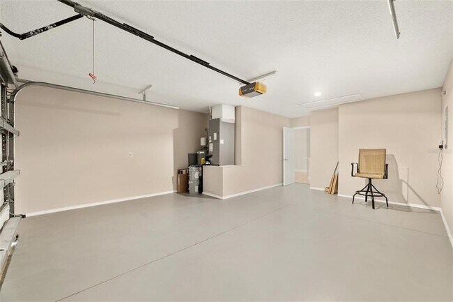 Building Photo - 1613 Navidad St