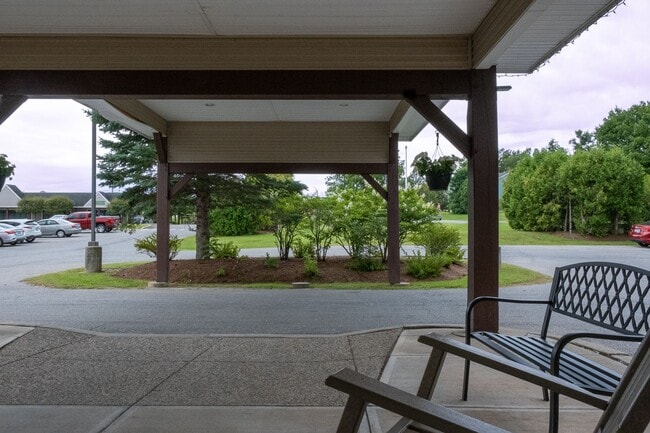 Building Photo - 2 bed, 1 bath independent senior living (55+ years of age) heat, hot water, & electricity include...