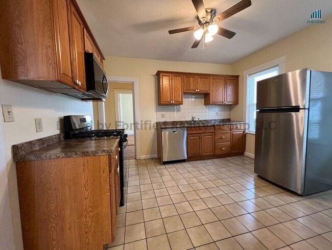 Building Photo - 142 Washington St